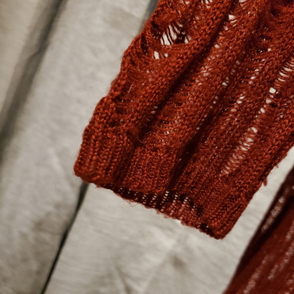 DEX Loose Knit Sweater - Picture 3 of 4